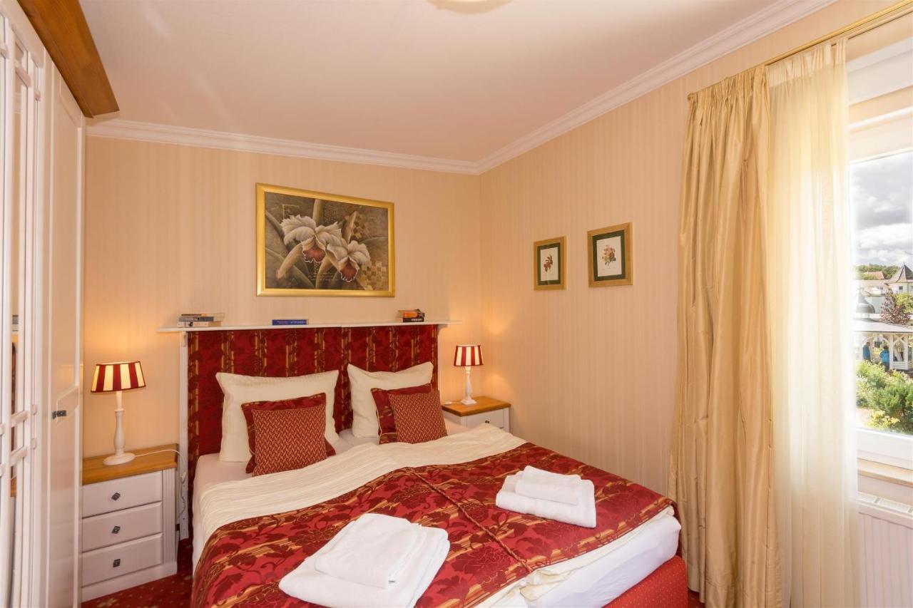 One-Bedroom Apartment with Terrace - 3