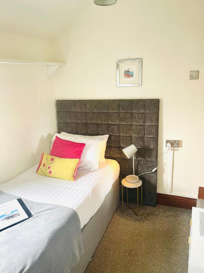 Single Room with Private Bathroom