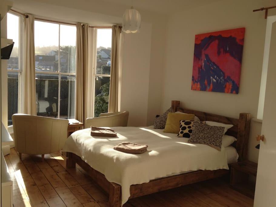 Zimmer mit Queensize-Bett und Meerblick