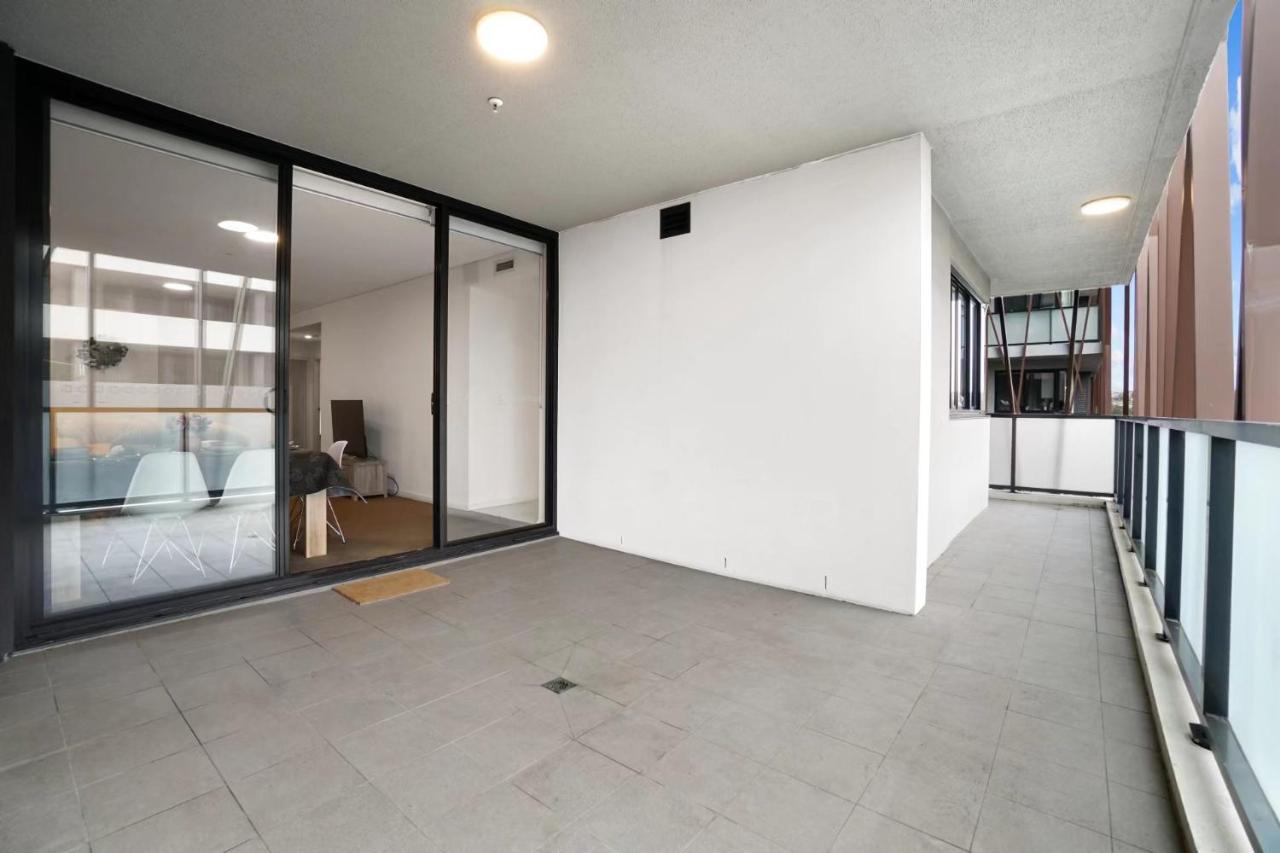 温馨舒适3房公寓 1分钟火车站 20分钟到市中心 楼下大型超市woolworth - B&B