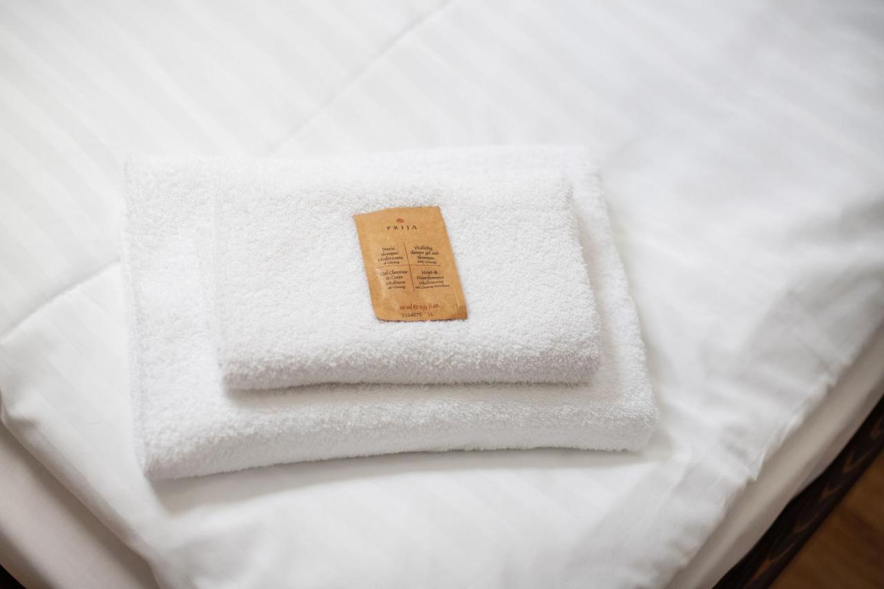 Camera Doppia con Letti Singoli con Doccia