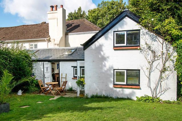 Unique Cottage Retreat - B&B Brighton