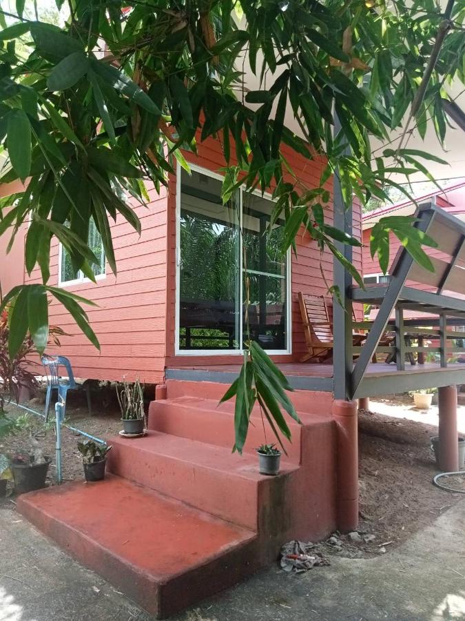 B&B Chian Yai - Lok Mun Bungalows - Bed and Breakfast Chian Yai