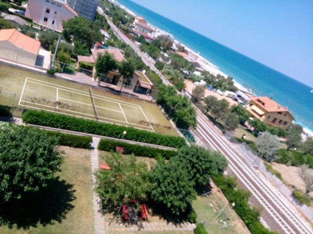 CONDOMINIO CESANO MARE - B&B