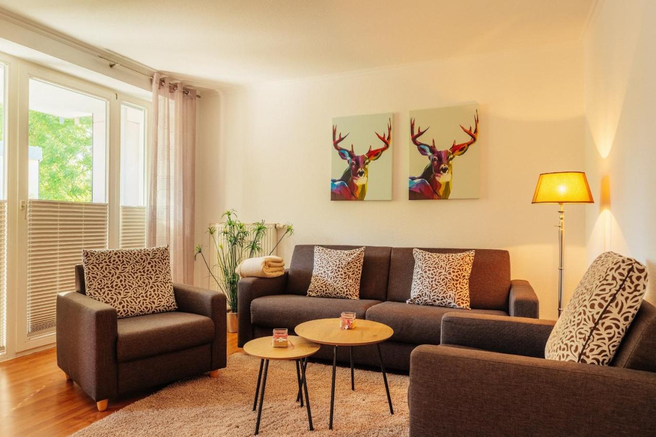 Apartment with Mountain View