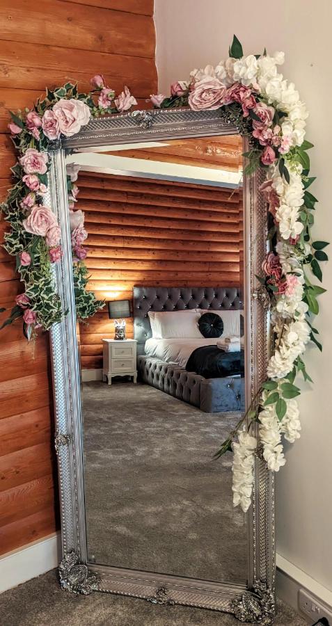 Kaoglen-Blossom-Hot tub-Cairngorms-Pet Friendly - B&B