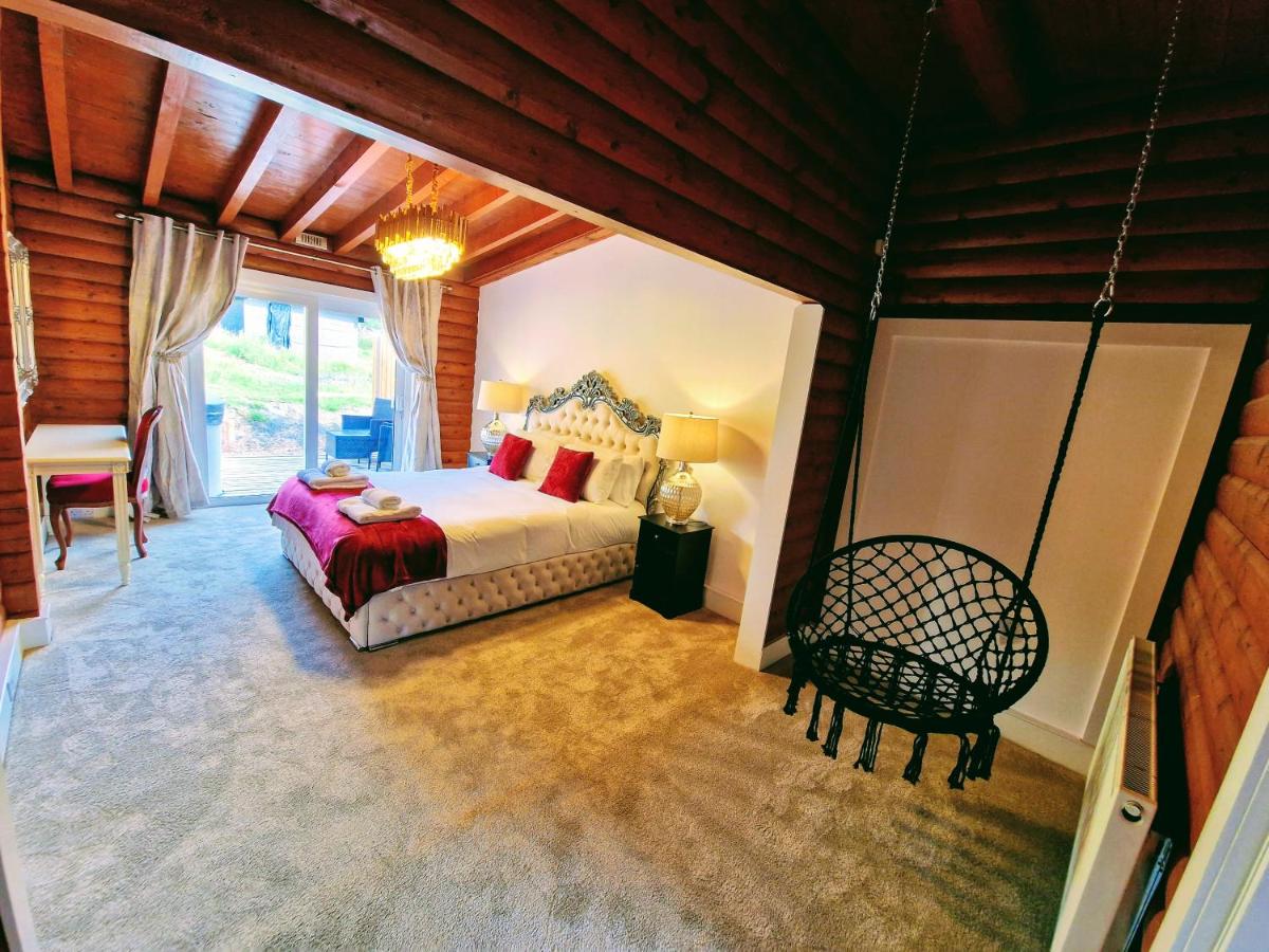 Kaoglen-Spruce-Hot Tub-Forrest Setting-Pet Friendly - B&B