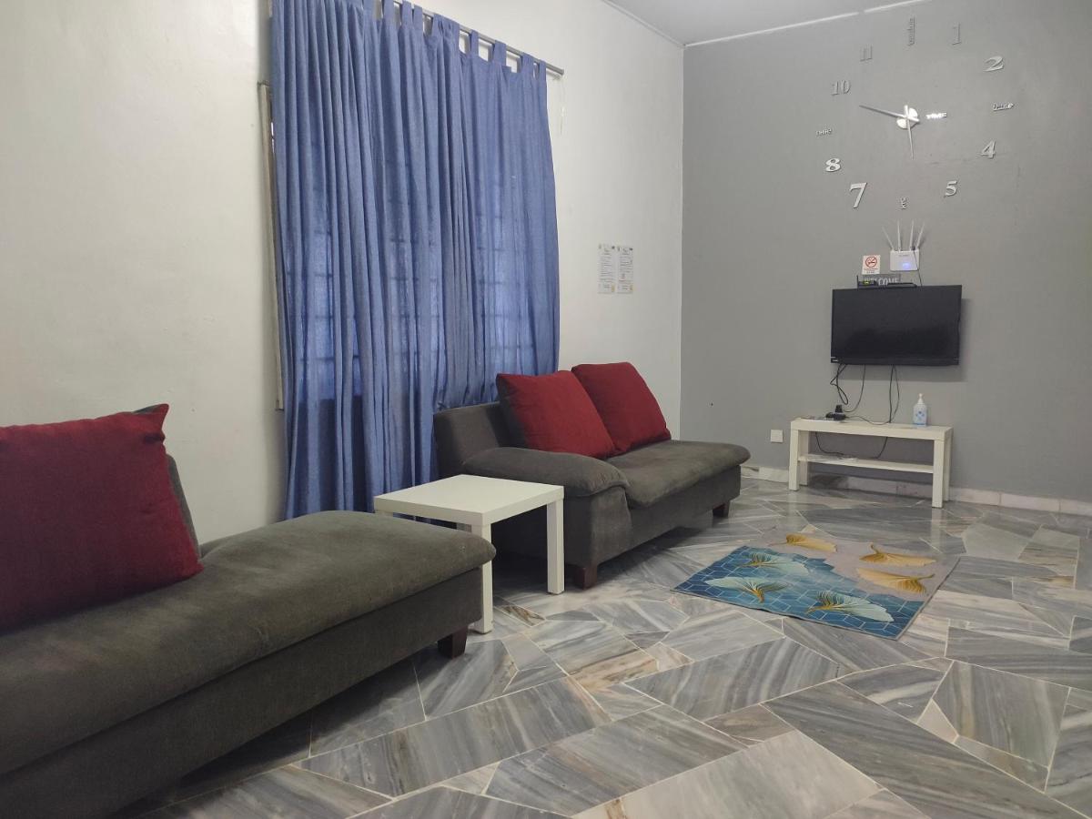 CORNER LOT,LANDED Kajang Semenyih Bee Homestay - Bed and Breakfast