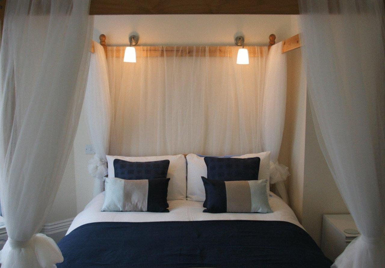 Chambre Double Standard avec Lit à Baldaquin