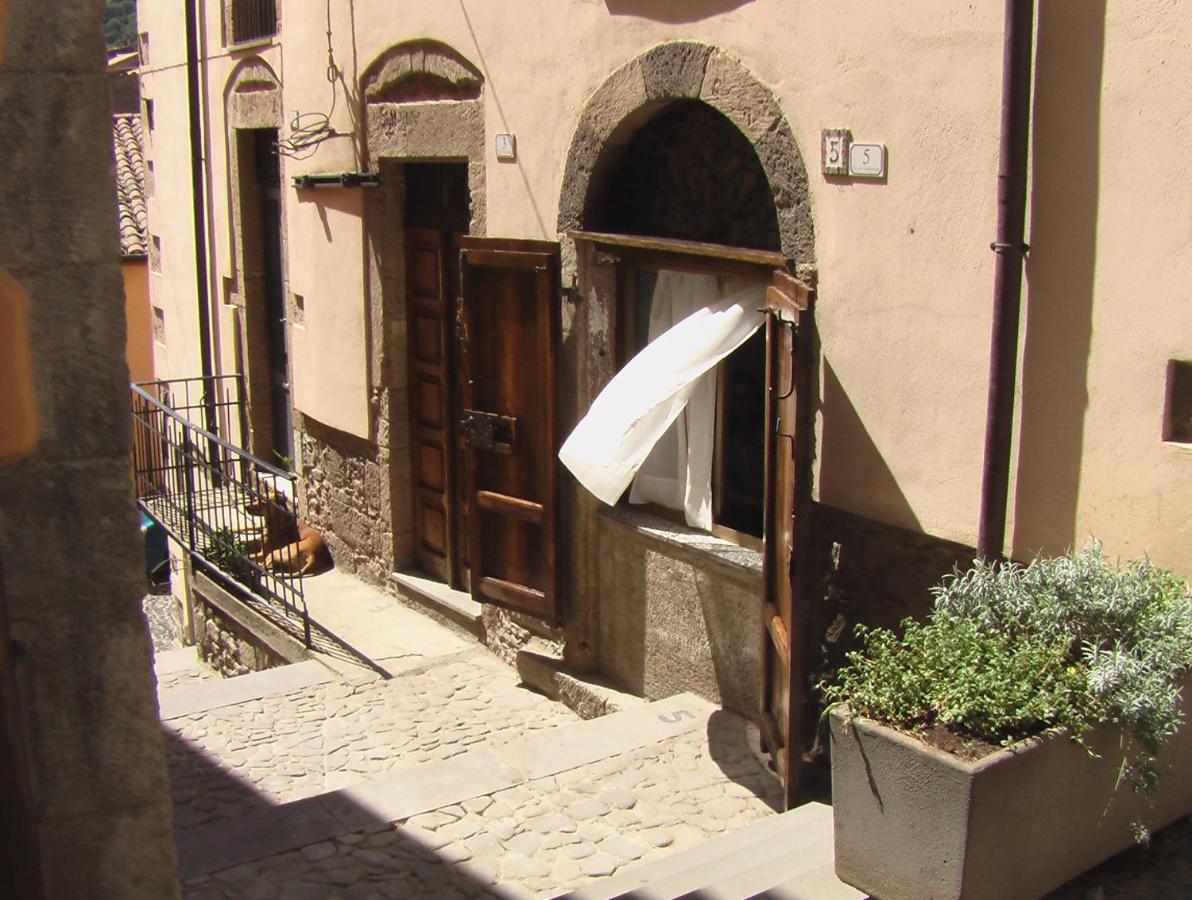 ALLOGGIO CASA IN PIETRA - B&B Santu Lussurgiu