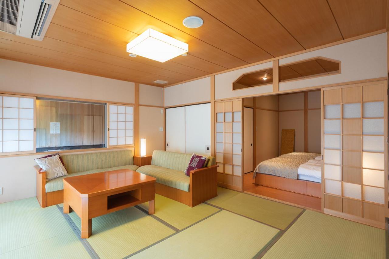 Room with Tatami Area with Semi Open-Air Bath and Private Terrace - Garden view