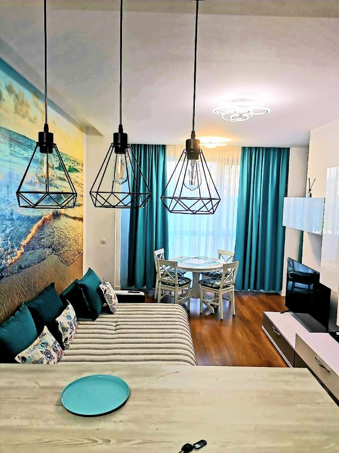 ONIX BLUE BEACH MAMAIA NORD - Bed and Breakfast Năvodari