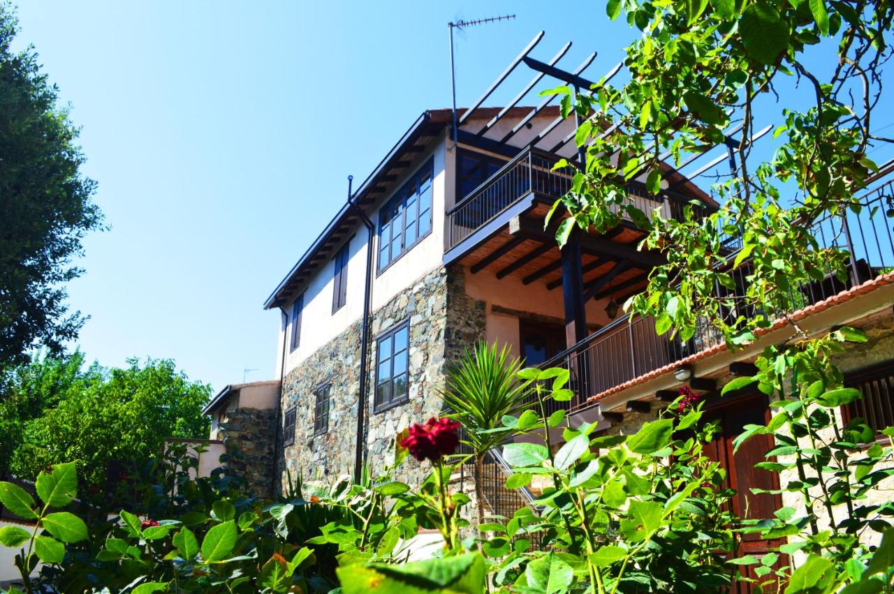 B&B Louvarás - Stone built country house in Louvaras Village - Bed and Breakfast Louvarás