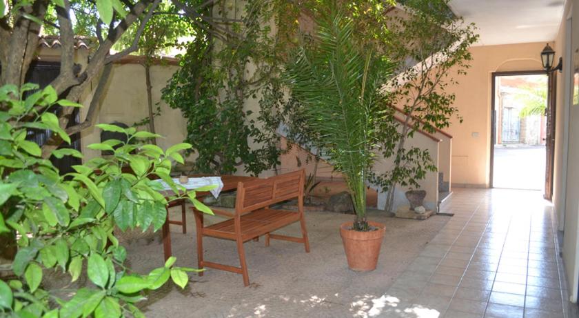 Appartamenti famiglia Pinna - Sa Domu Antiga - - B&B Cabras
