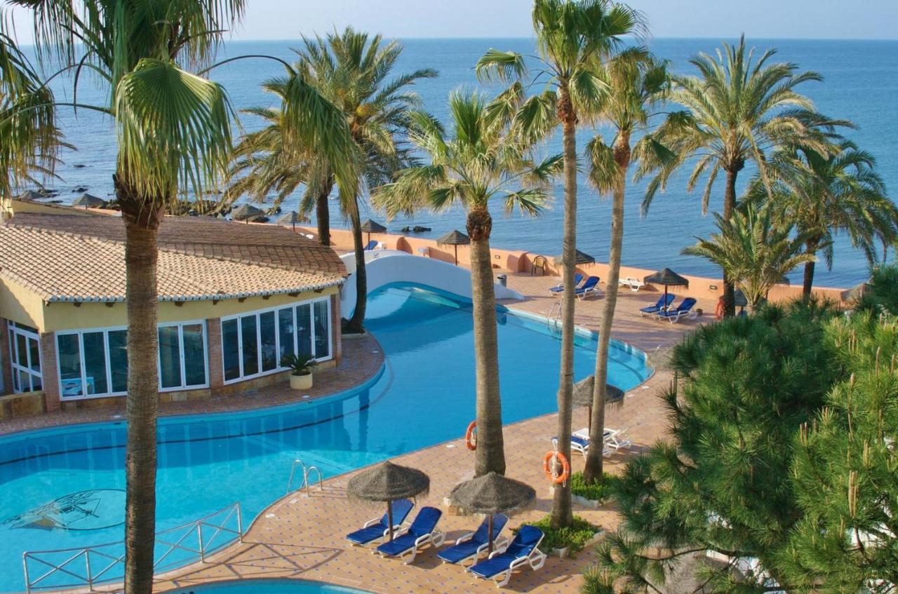 Dona Lola Patricia - Spacious 3 bedroom top floor apartment with uninterrupted sea views - Only a few meters to Calahonda beach - Costa del Sol - CS188 - Chambres d'hôtes Mijas