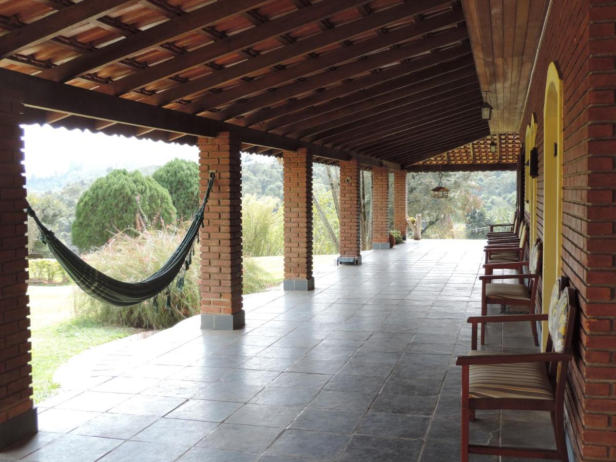 Pousada Espaço do Sol - Bed and Breakfast Araçariguama