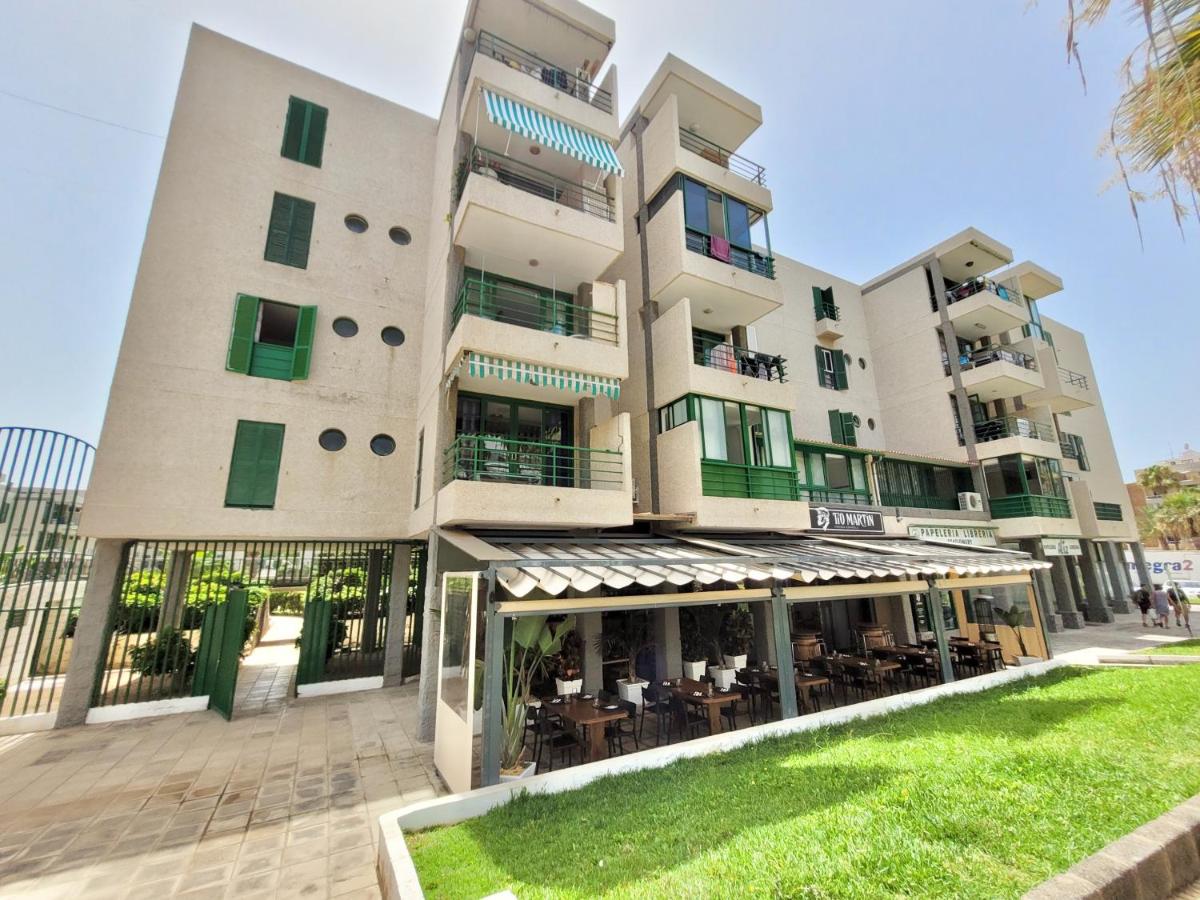 Las Viñas Playa Americas Apartment with Pool & Terrace - B&B Arona