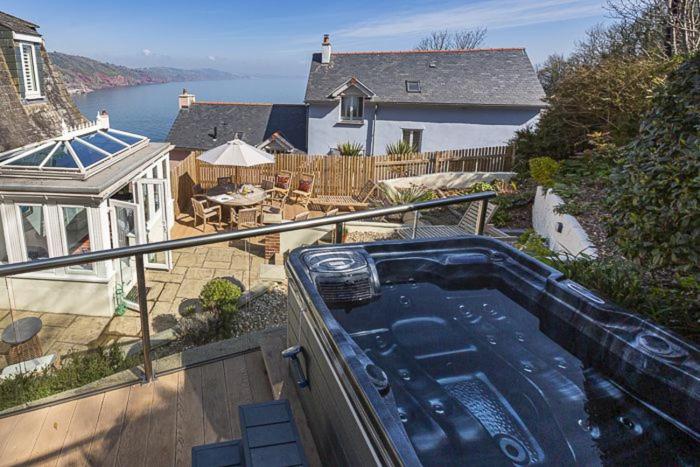 5 Bed - Foxes Walk - Bed and Breakfast Torquay
