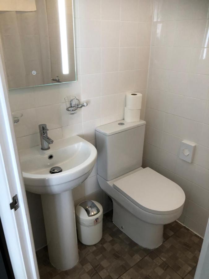 Habitación Doble Grande con cama súper extragrande