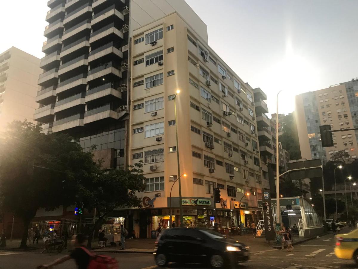 Incrivel quarto sala Ipanema em frente ao metro - Jangadeiros duas quadras da praia - Chambres d'hôtes Rio de Janeiro