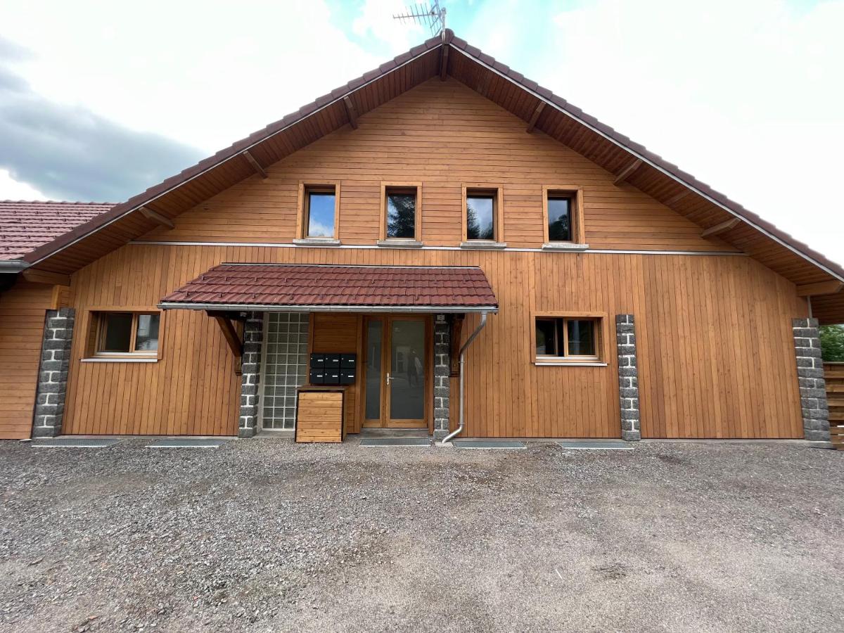 Magnifique appartement classé 4 étoiles avec Sauna et terrasse dans chalet - B&B La Bresse