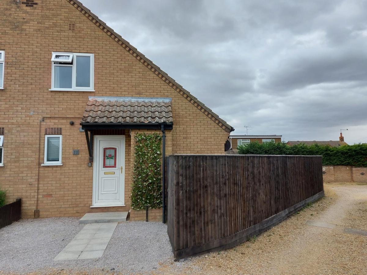 1 Bedroom House with Garden and off road private parking - B&B