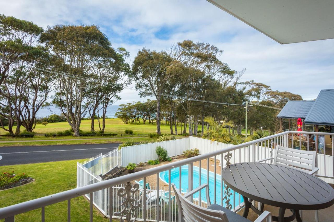 B&B Narooma - Views on Ballingalla - Bed and Breakfast Narooma