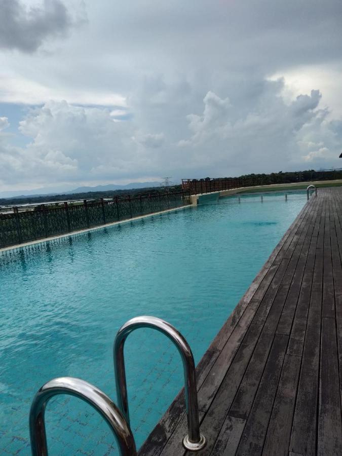 Kampar Bonvoy Champs Elysees 4pax Homestay - Bed and Breakfast