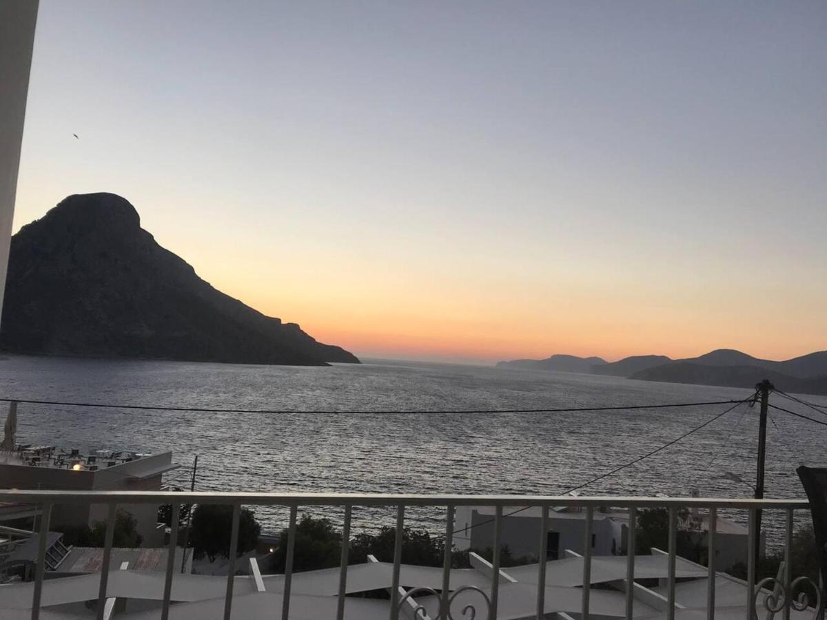 1 Bed Apt - Sleeps 2 - Free Parking - Sea View - B&B Masoúri