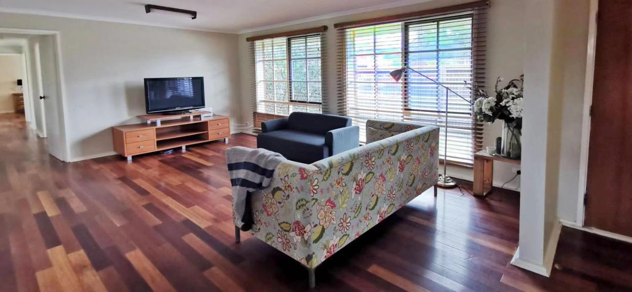 B&B Wantirna South - Spacious and cozy home next to Glen Waverley - Bed and Breakfast Wantirna South