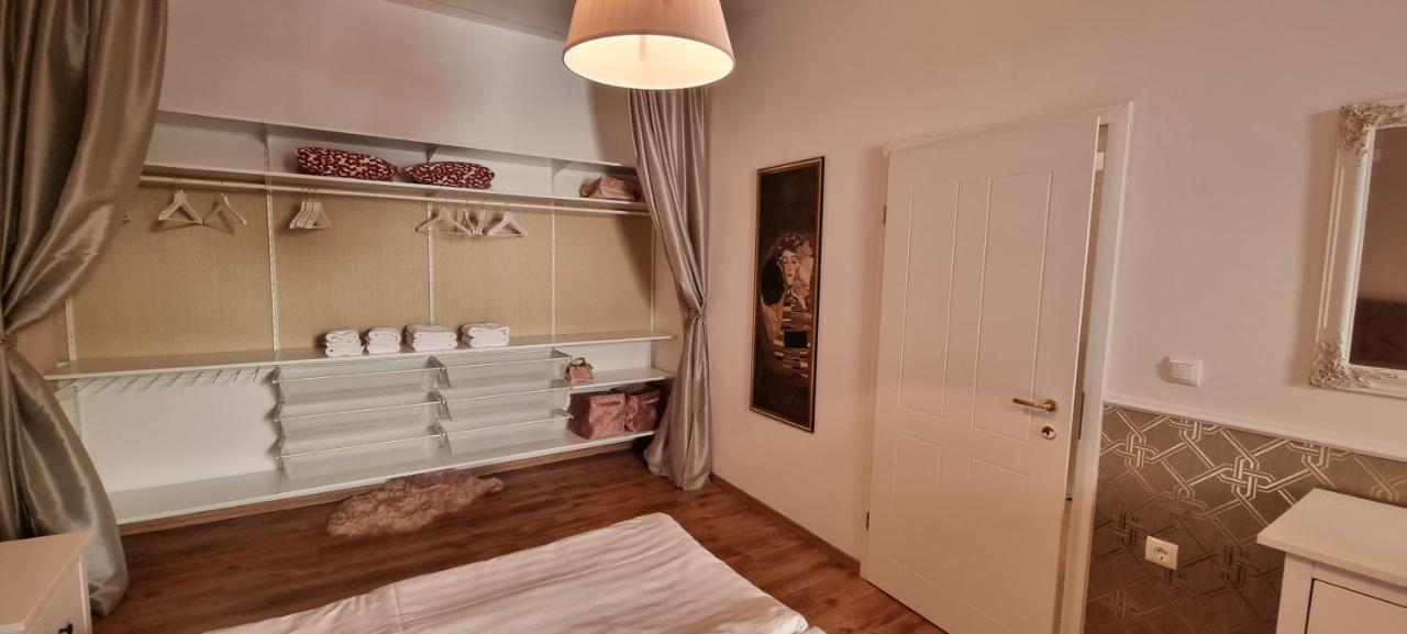 B&B Koper - Apartma Zlati konzul - Bed and Breakfast Koper