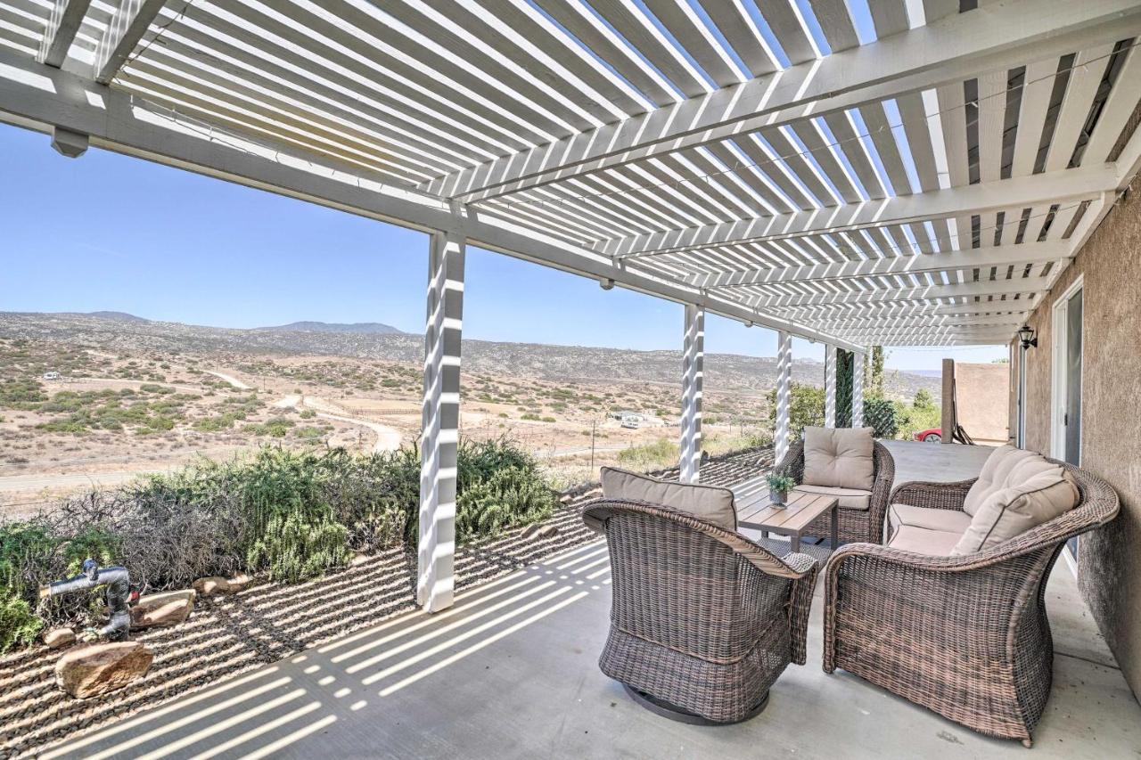 Beautiful Hemet Home Large Patio and Mtn Views! - B&B