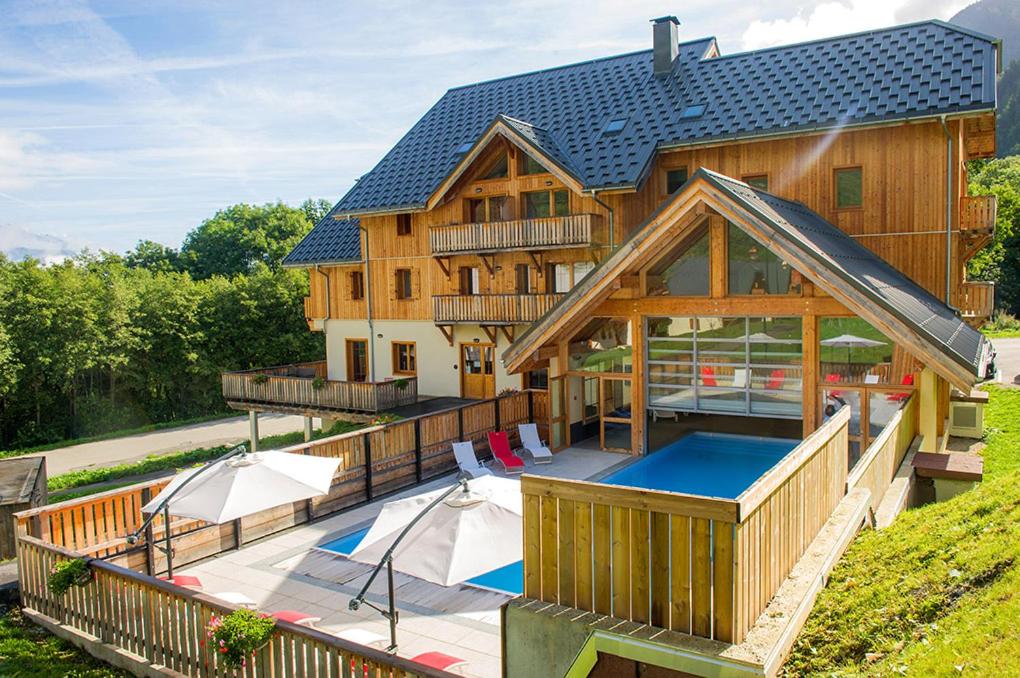 Appartement Les Chalets de Belledonne - Chambres d’hôtes Saint-Colomban-des-Villards