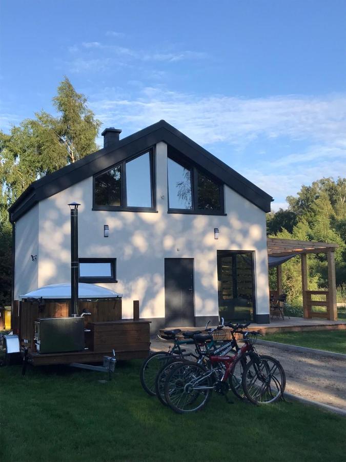 Dębowy Zakątek Sasino - domki z sauną lub jacuzzi - B&B Sasino