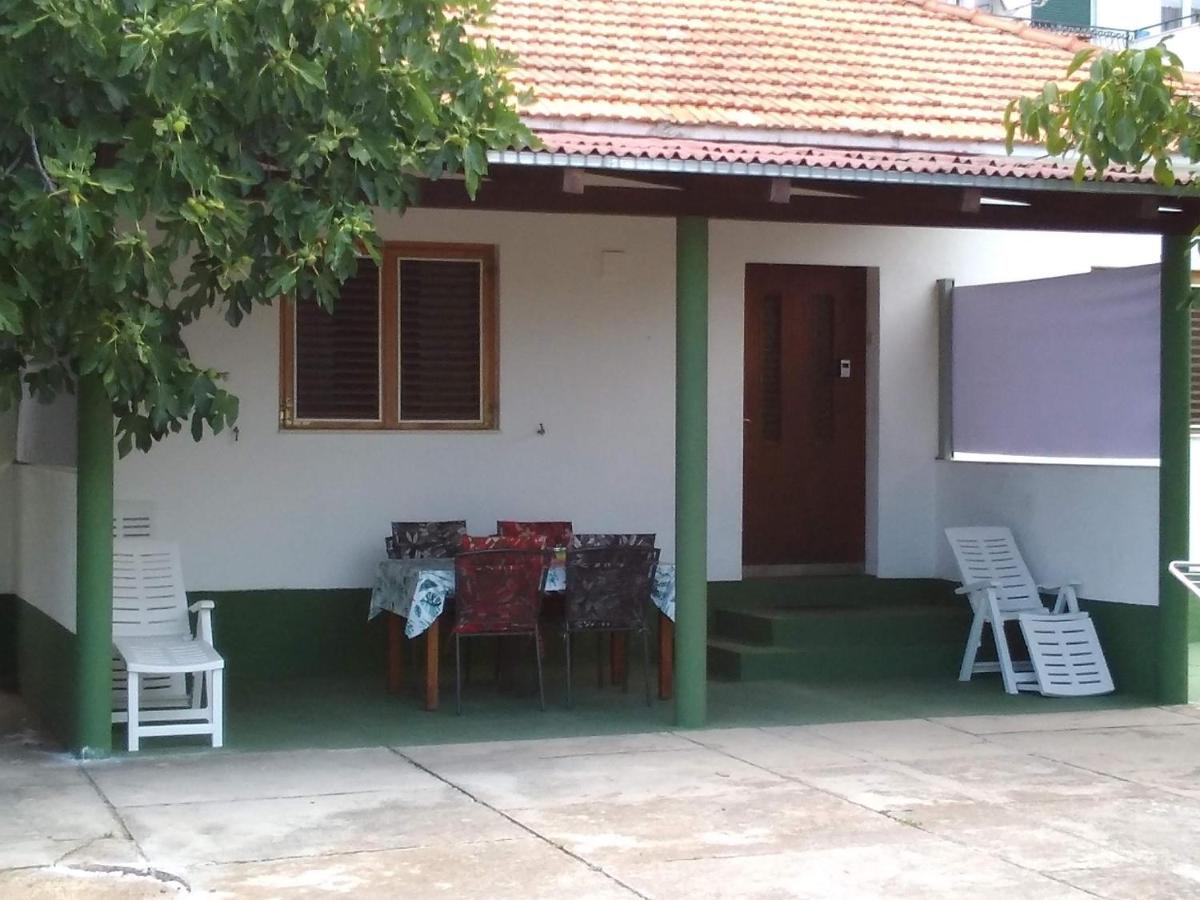 House " Bond " - Ferienwohnung Tisno