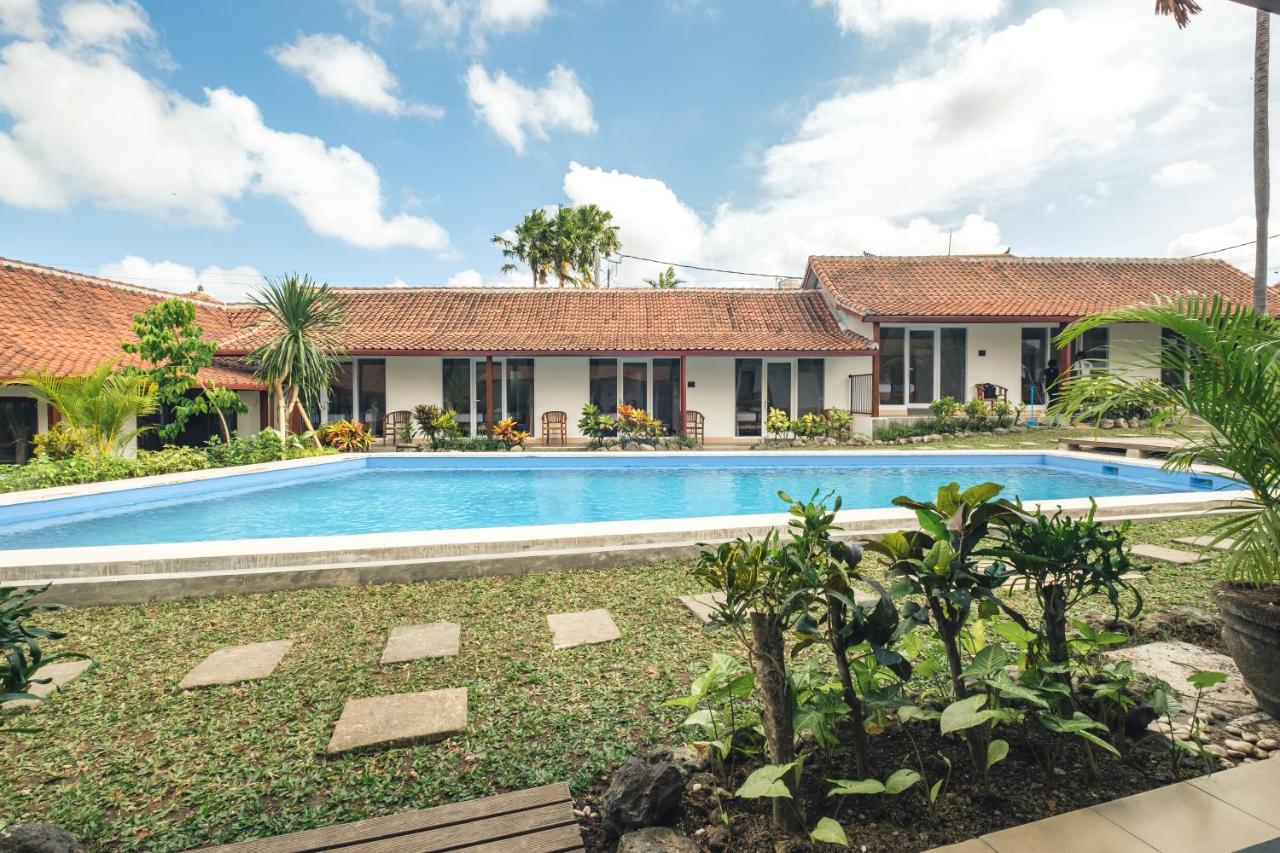 Nami Surf Stay - Bed and Breakfast Canggu