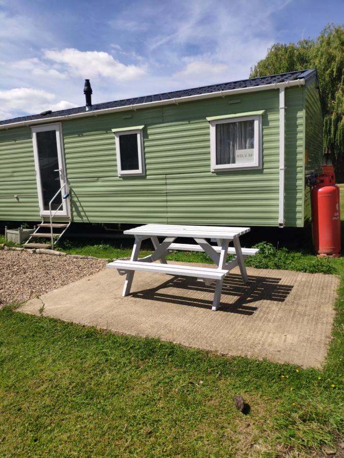 Lovely Static 6 Bed Caravan at Billing Aquadrome - B&B