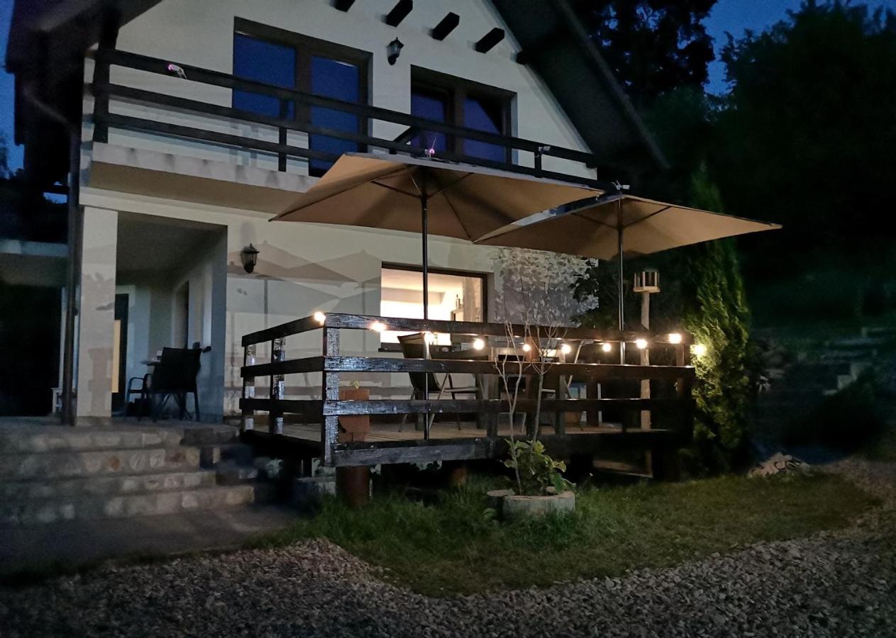 Lake House Magnolia - Chambres d’hôtes Buhalnița