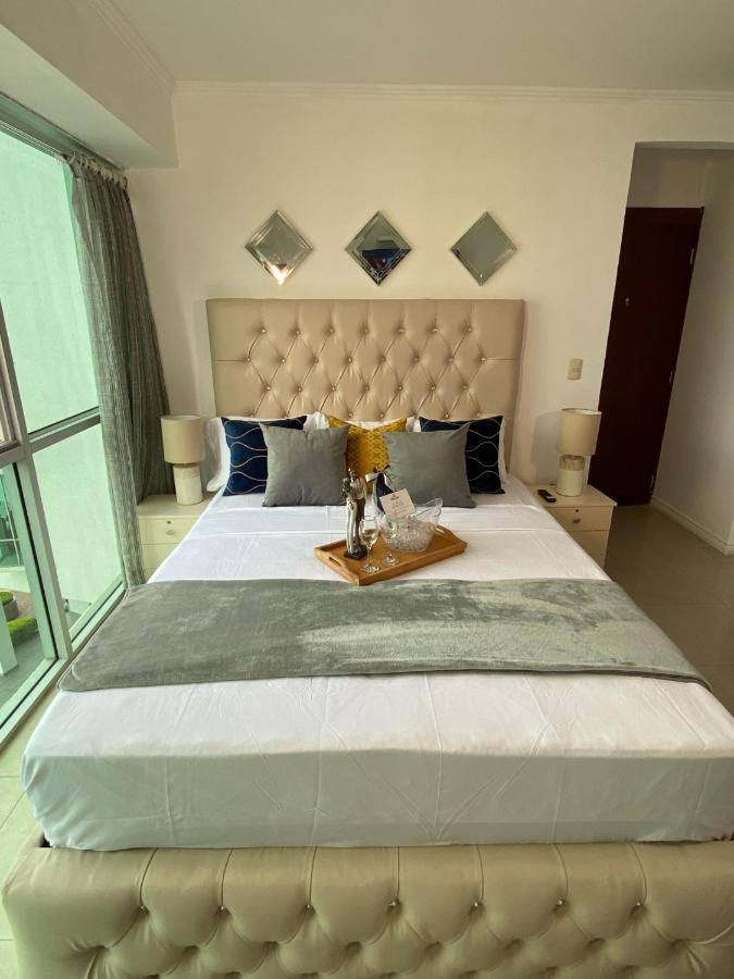 B&B Guayaquil - Ecusuites Studio Two Riverfront con Jacuzzi Hidro Privado - Bed and Breakfast Guayaquil