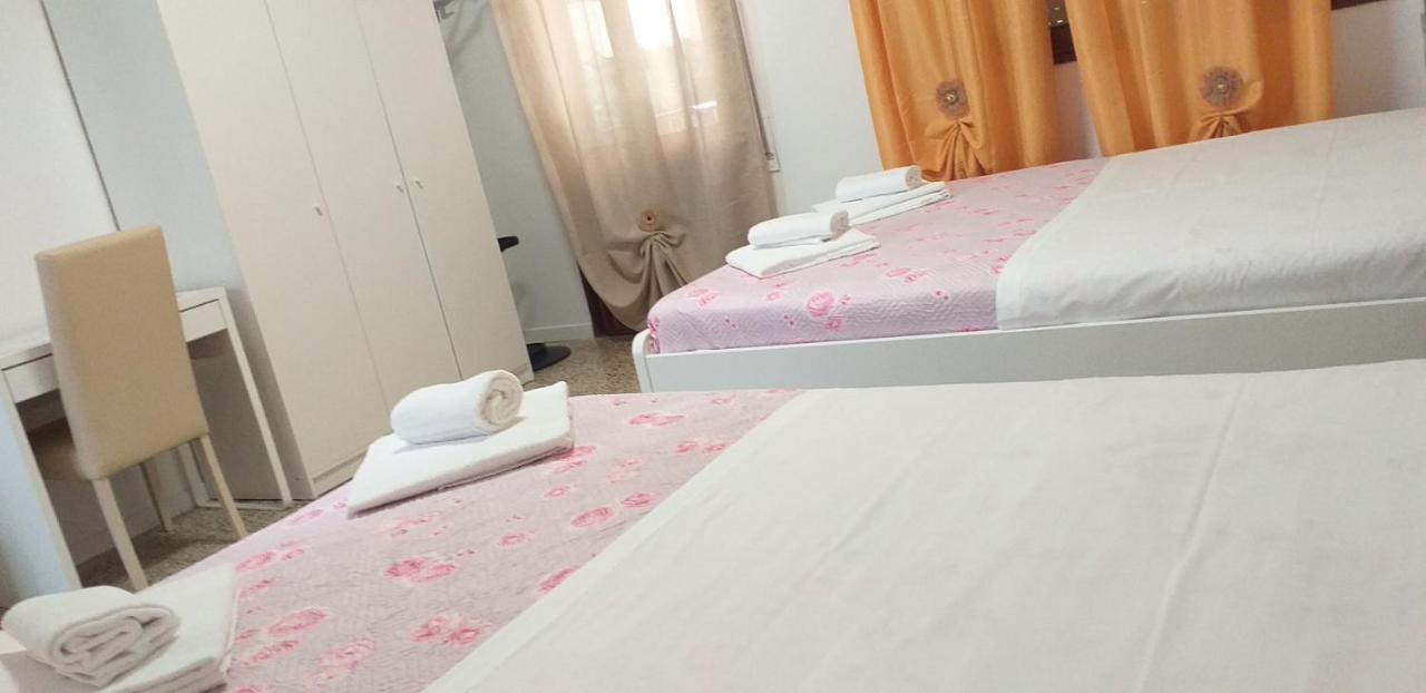 Camera Quadrupla con Bagno in Comune 