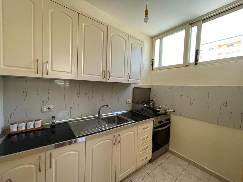Lisus Apartment - B&B Vlorë