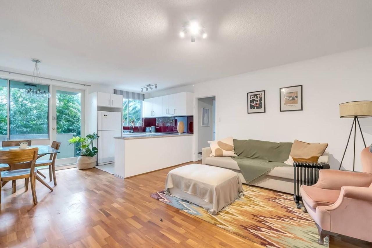 B&B Sídney - Bright 1 Bedroom Apartment in Lane Cove - Bed and Breakfast Sídney