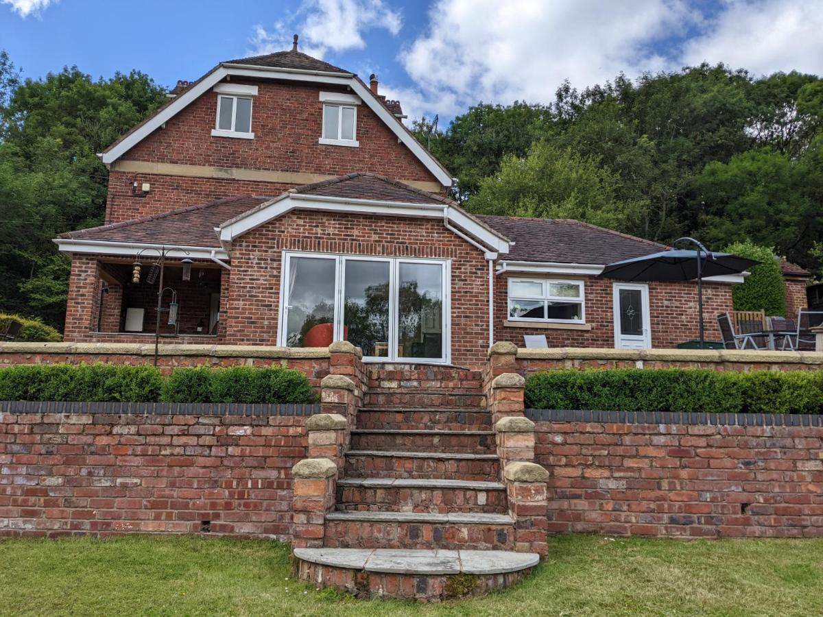 Three bedroomed house with a separate studio apartment by Severn Valley railway - B&B Highley