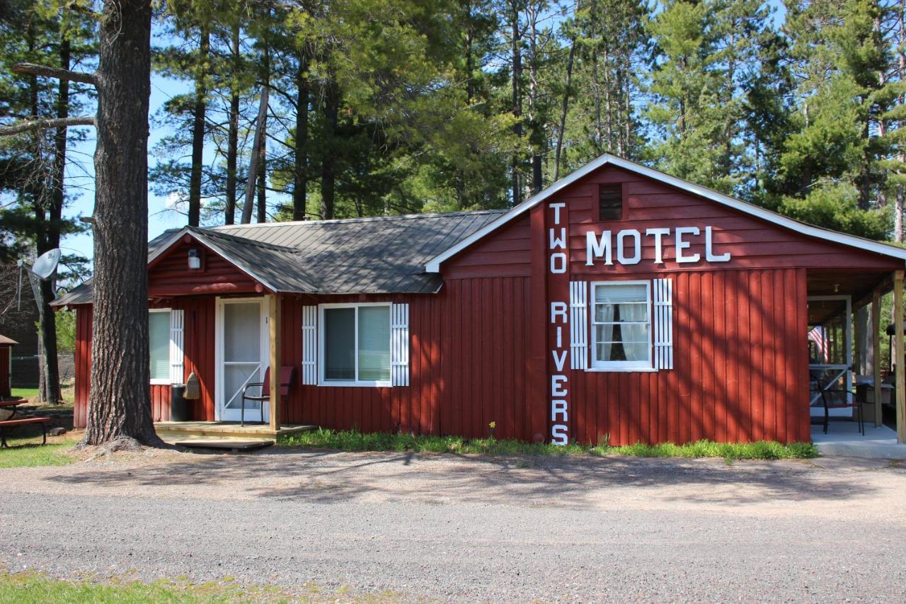 B&B Trout Creek - Two Rivers Motel and Cabins - Bed and Breakfast Trout Creek
