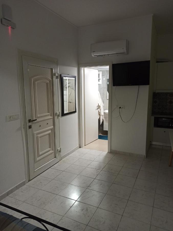 Christos beach apart - B&B