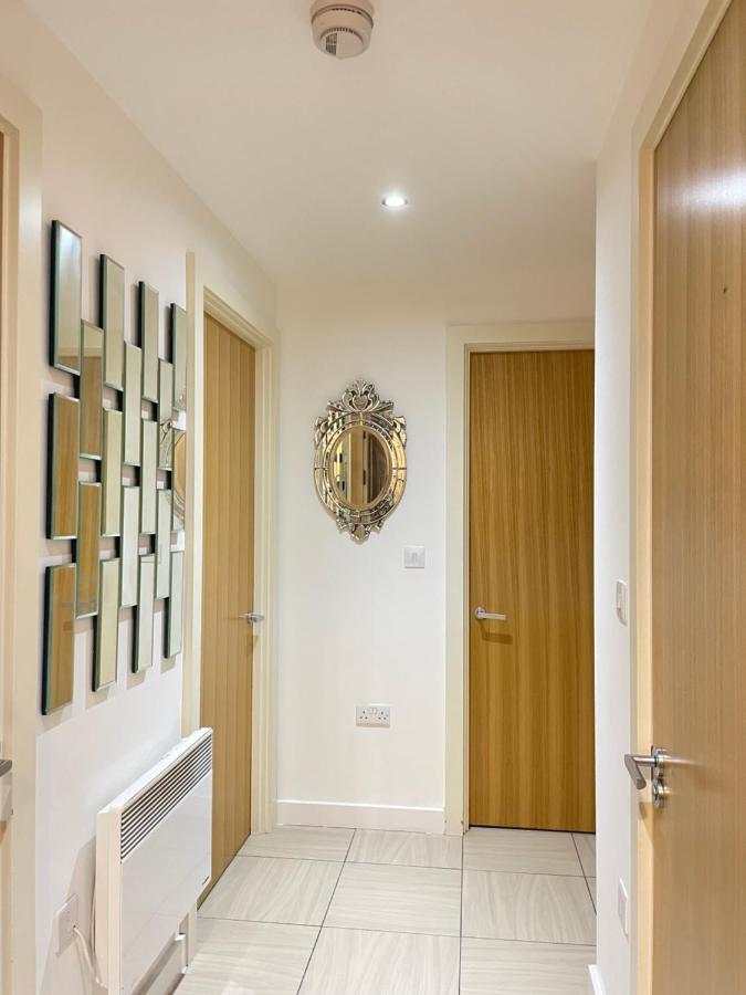 Wharf Inn Premier Apartment Central Manchester - Free Private Parking - B&B