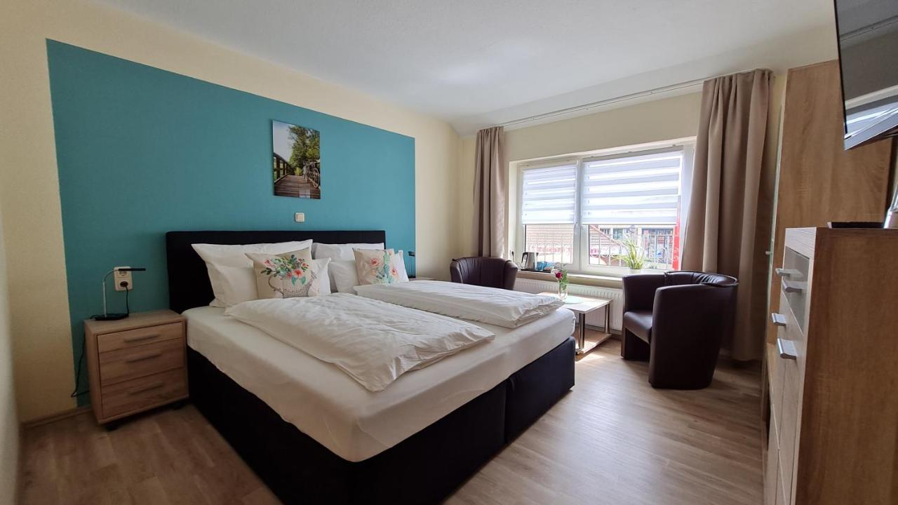 Deluxe Double Room (2 Adults + 1 Child)