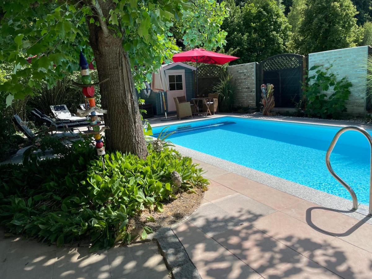 Schöne Wohnung mit Pool und Sauna zum Wohlfühlen - Bed and Breakfast