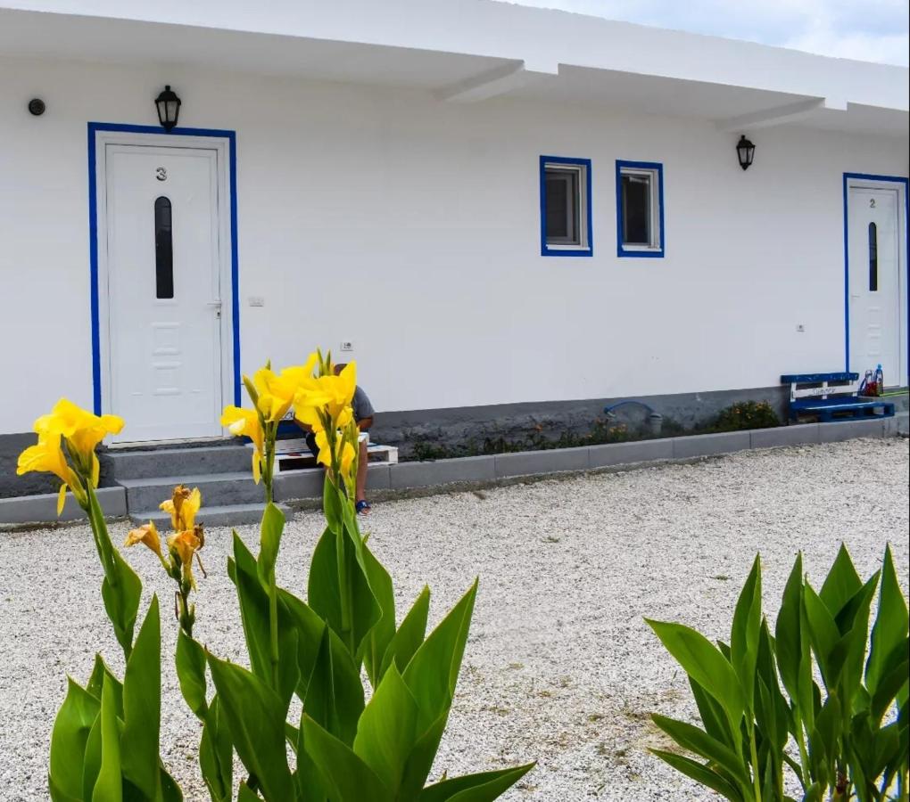 Troi beach house - Bed and Breakfast Vlorë