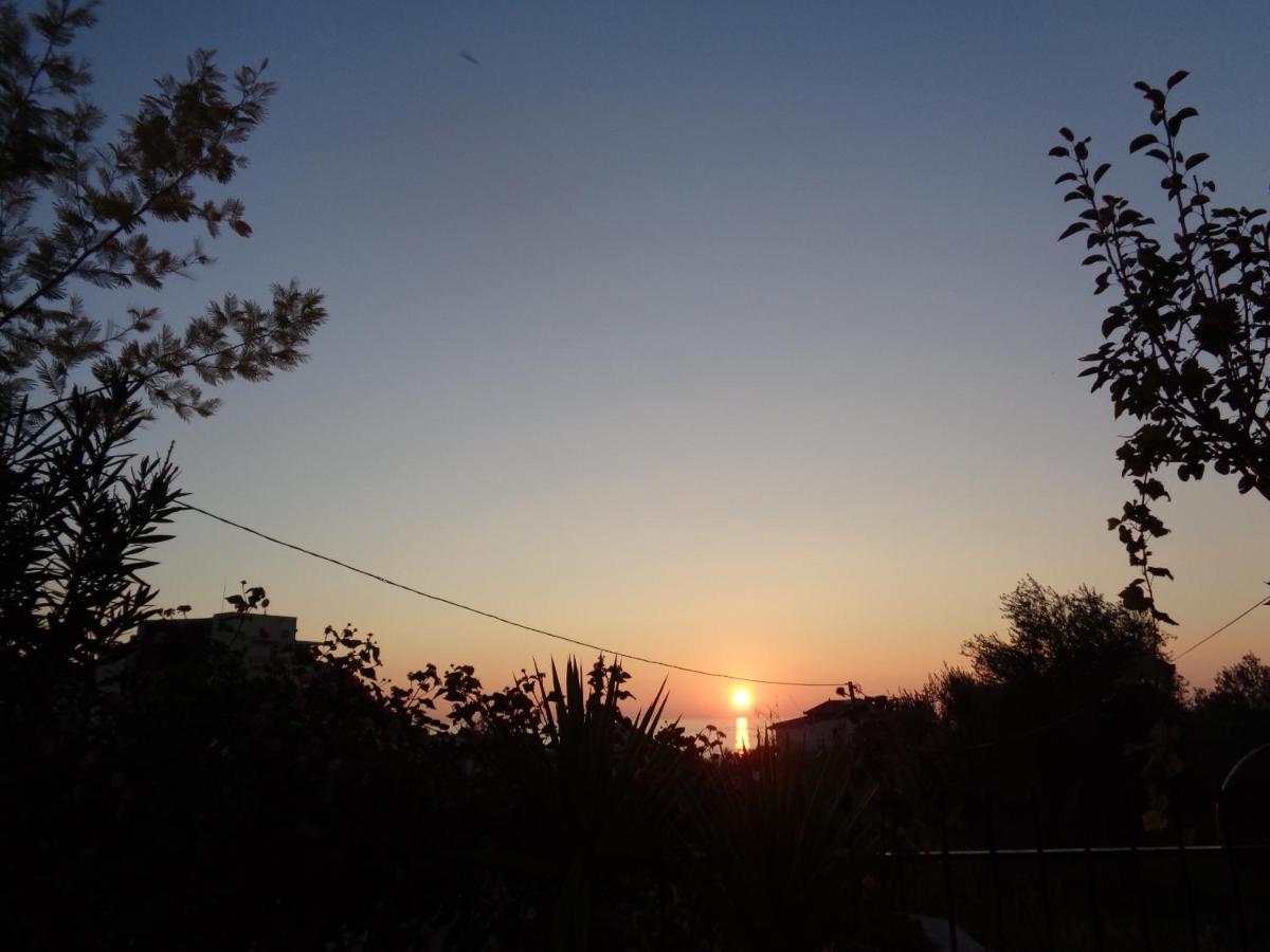 Velco BB Himara - Bed and Breakfast